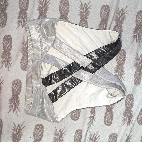 Last chance! JOYLAB SHINEY STRAPPY BACK Long Line Sport Bra or Dance Top Size S - Picture 2 of 7